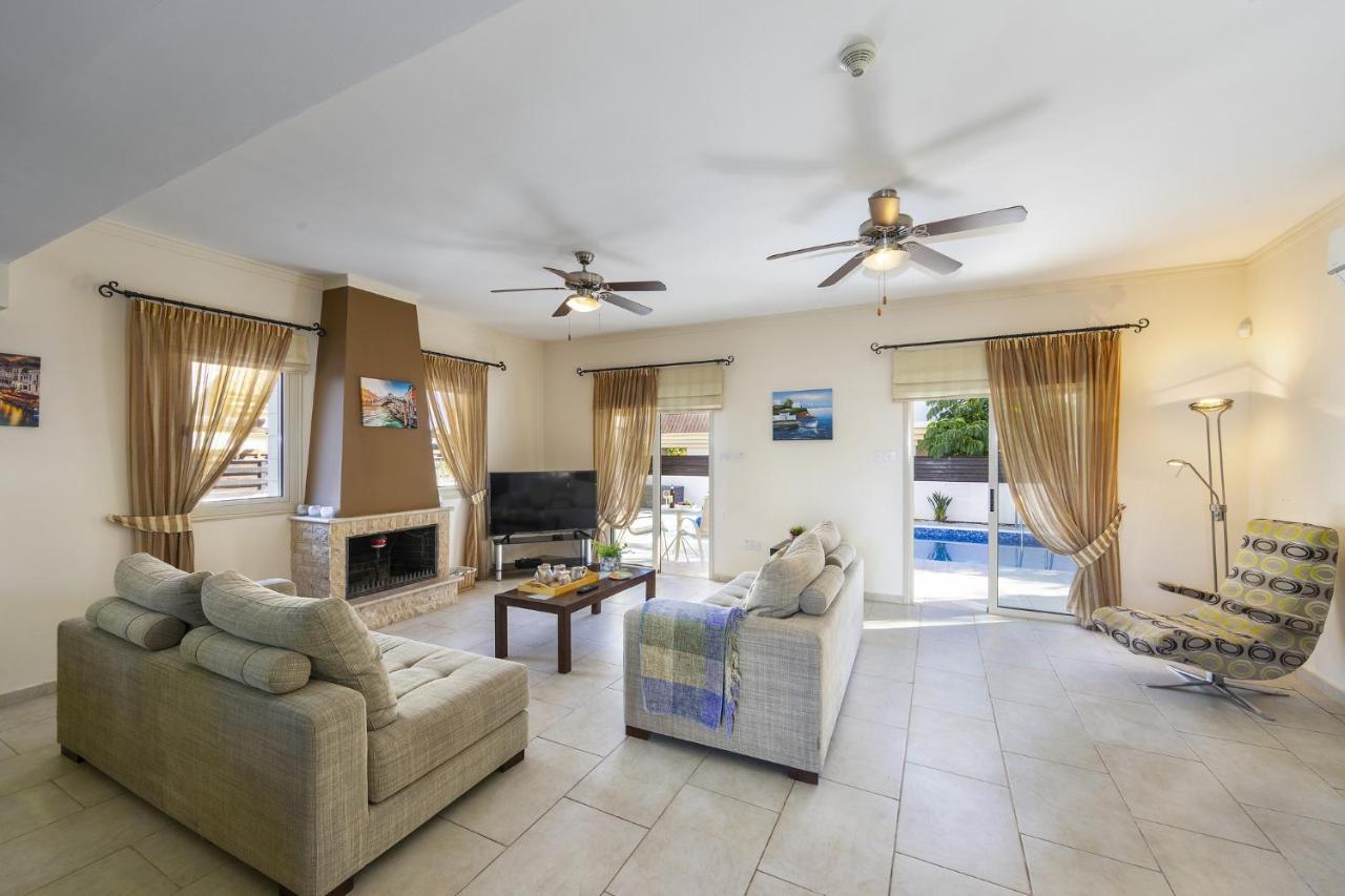 Villa Malama Paralimni Exterior foto
